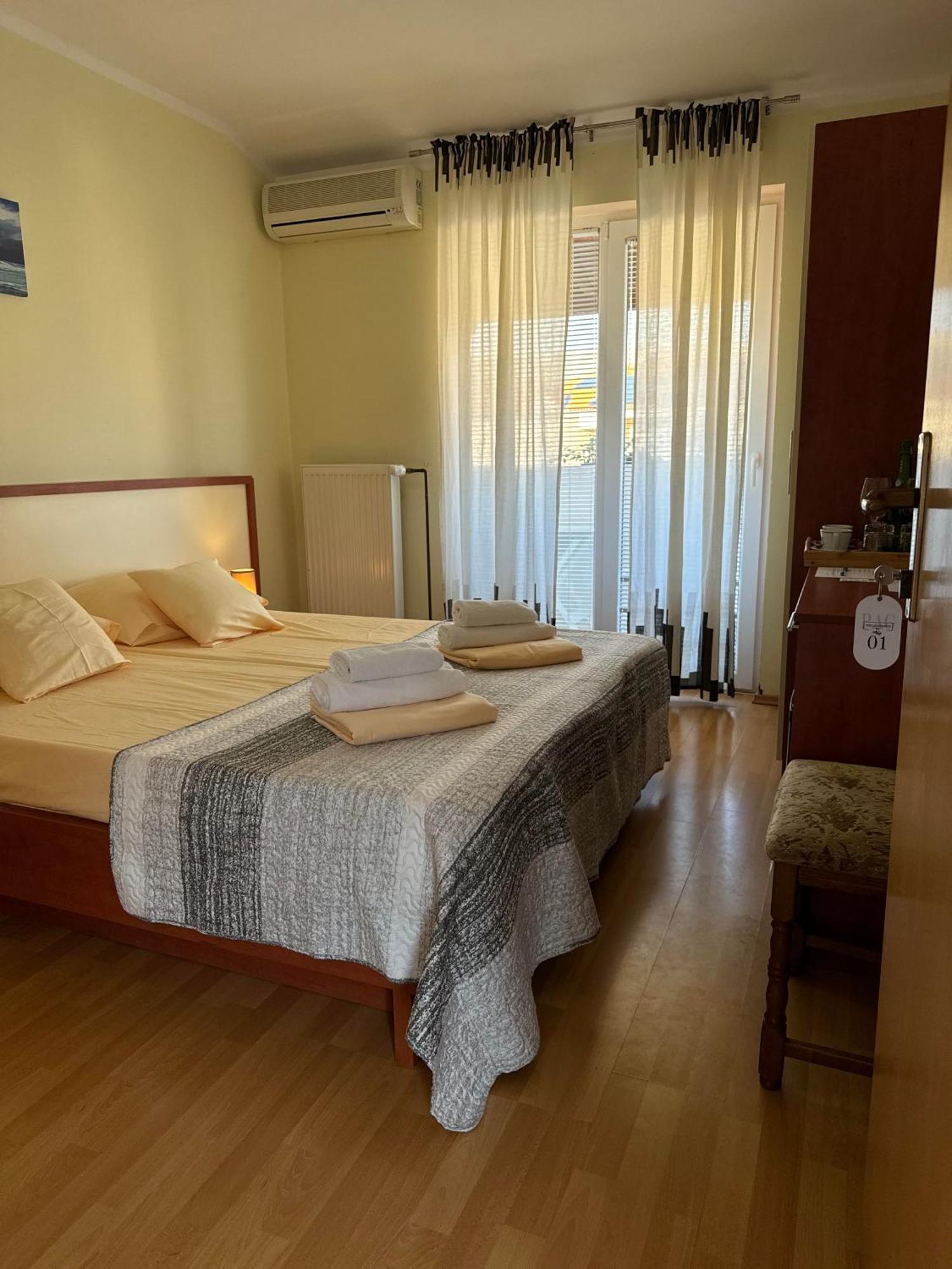 Pag Vero Apartments Pag Town Bagian luar foto