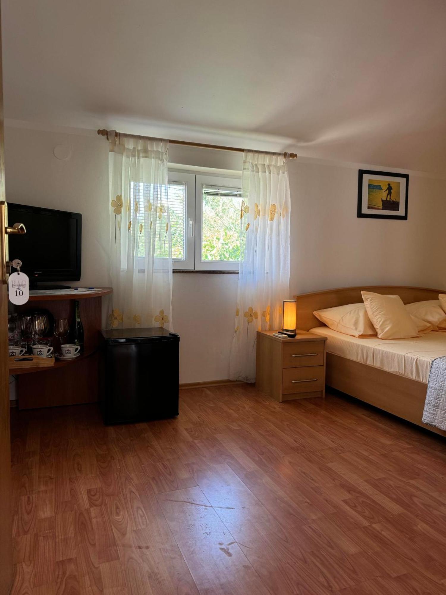 Pag Vero Apartments Pag Town Bagian luar foto