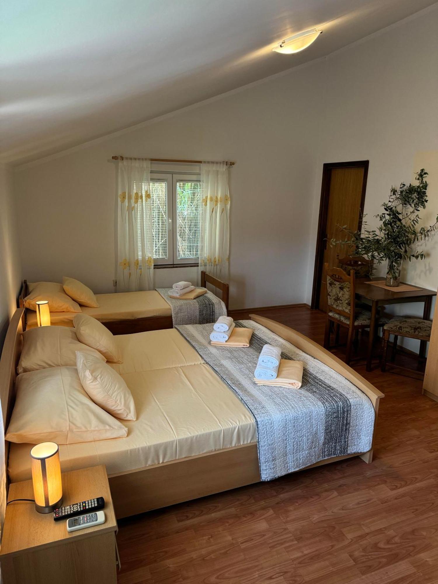Pag Vero Apartments Pag Town Bagian luar foto