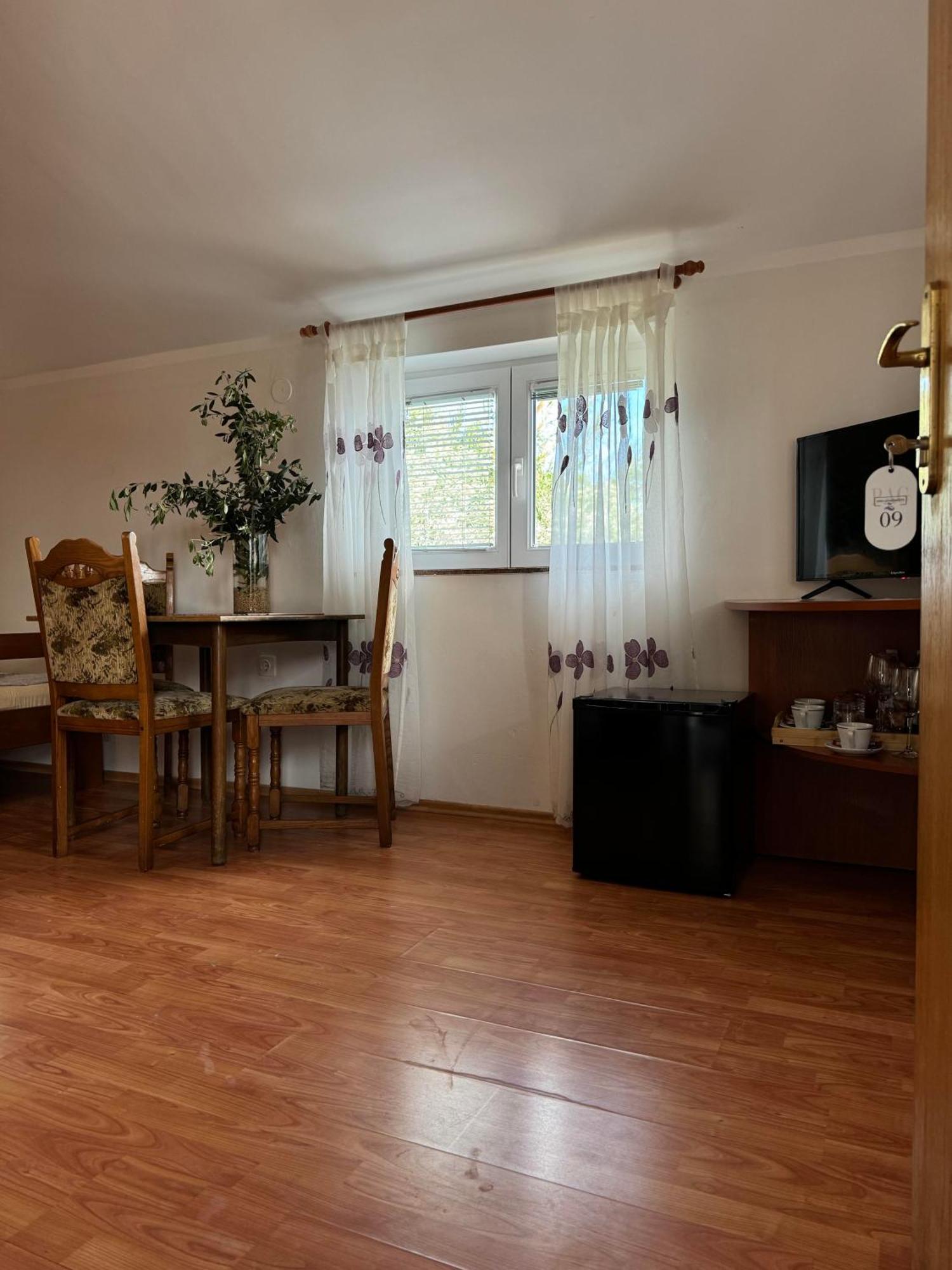 Pag Vero Apartments Pag Town Bagian luar foto